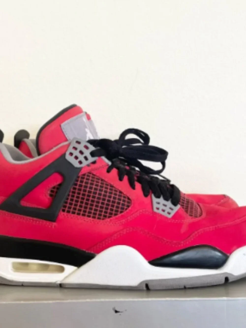 Jordan 4 Retro Toro Bravo
